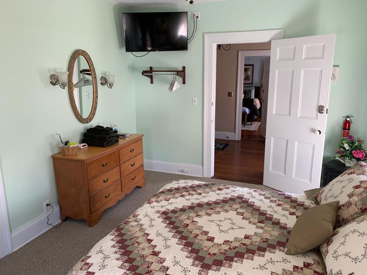 Centennial Inn Bed & Breakfast Conneaut エクステリア 写真