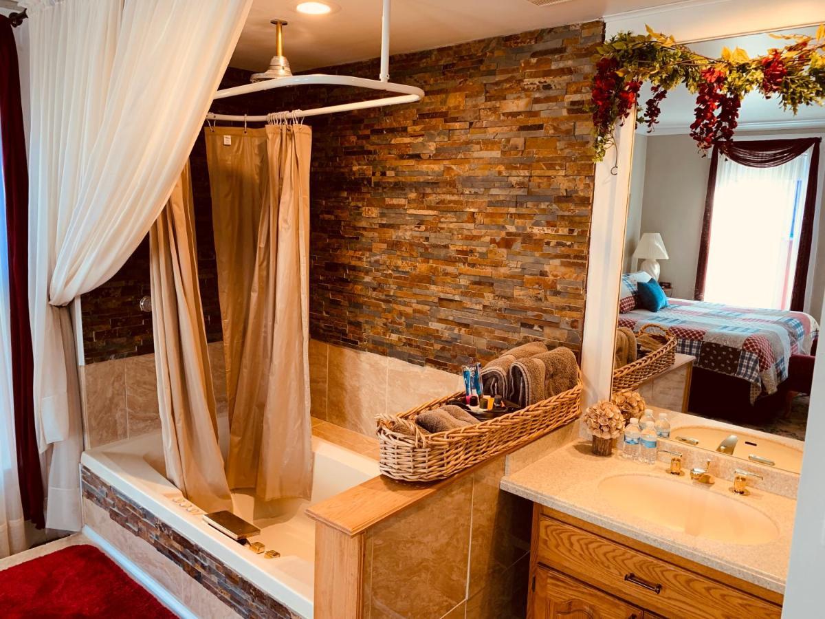 Centennial Inn Bed & Breakfast Conneaut エクステリア 写真