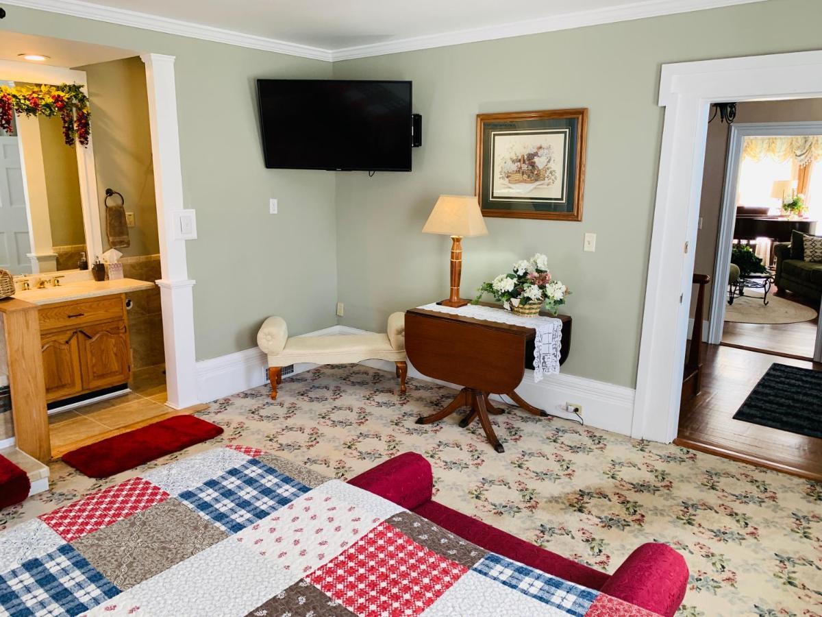 Centennial Inn Bed & Breakfast Conneaut エクステリア 写真