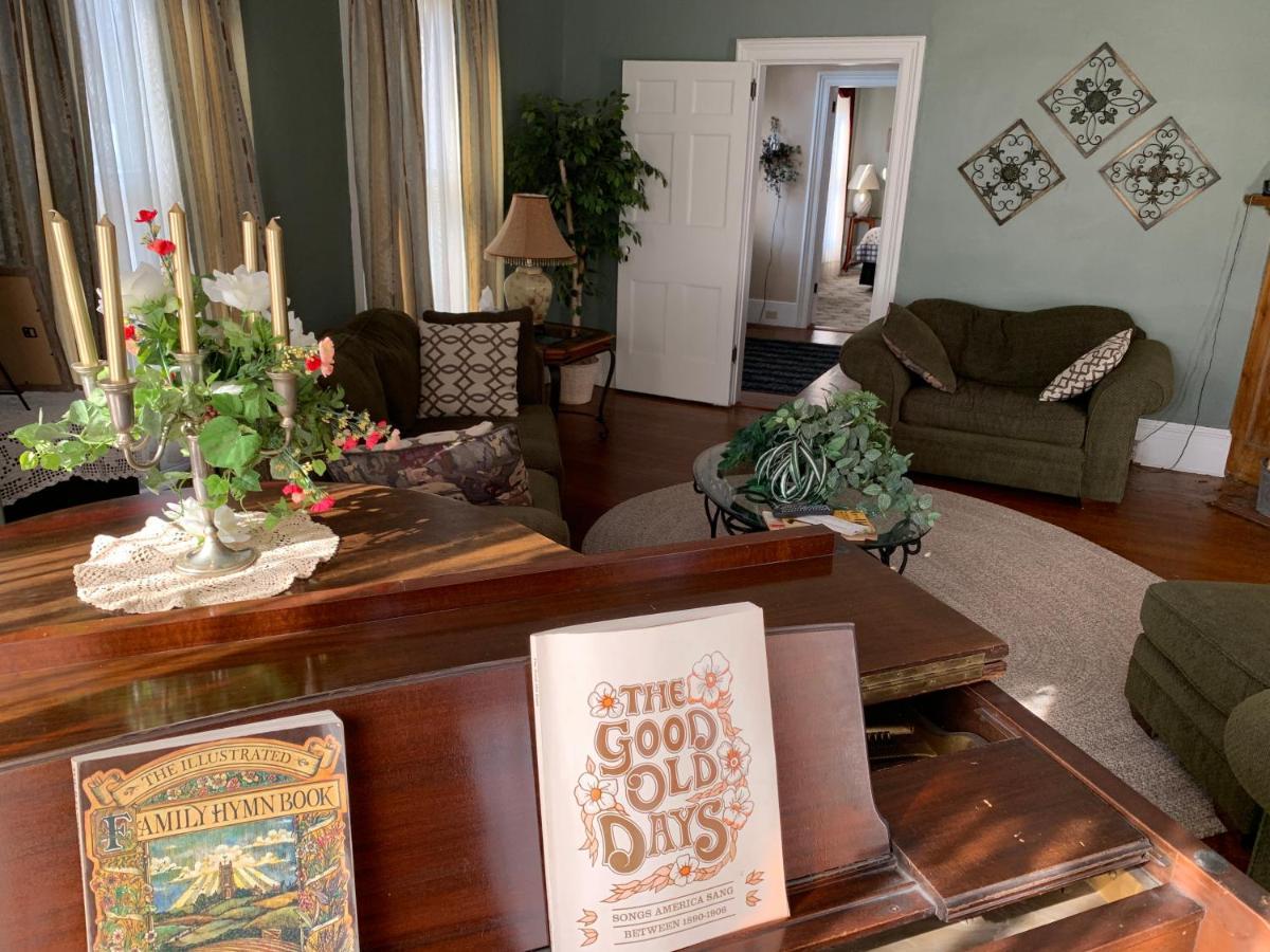 Centennial Inn Bed & Breakfast Conneaut エクステリア 写真