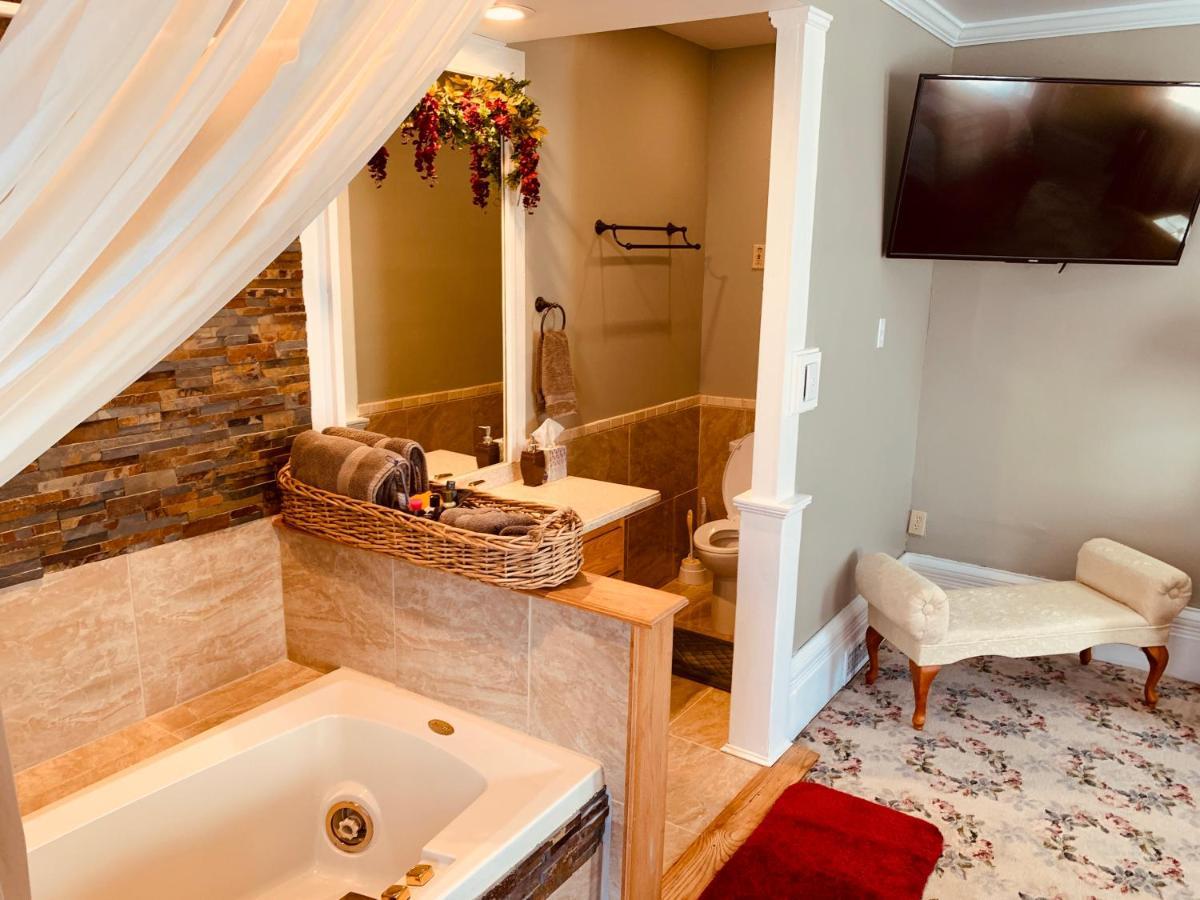Centennial Inn Bed & Breakfast Conneaut エクステリア 写真
