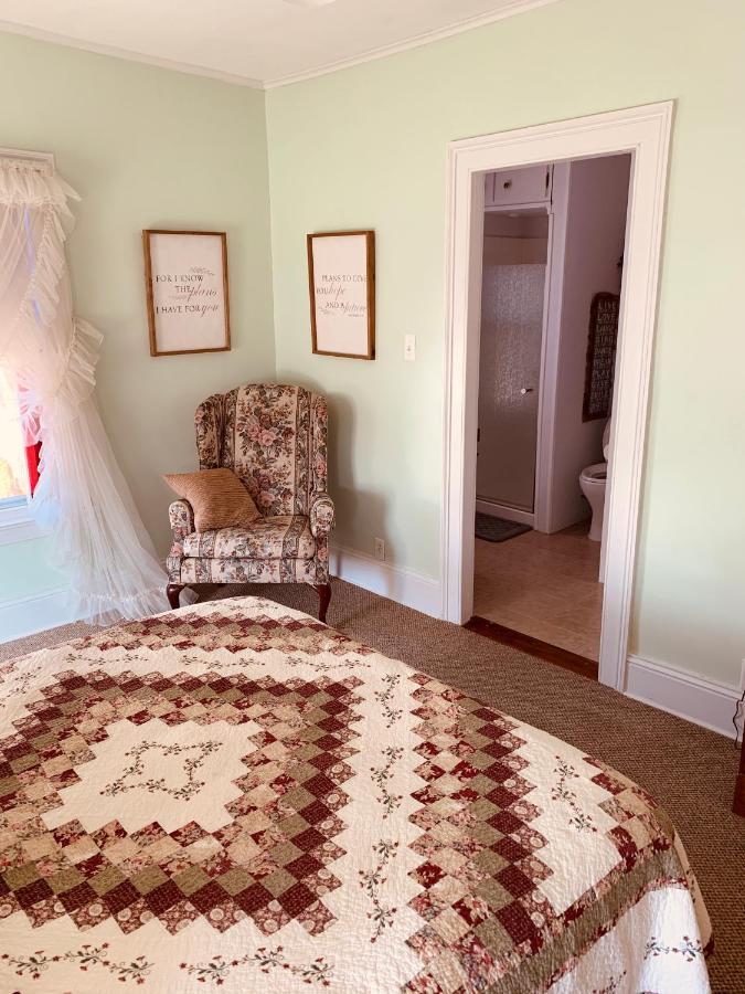 Centennial Inn Bed & Breakfast Conneaut エクステリア 写真